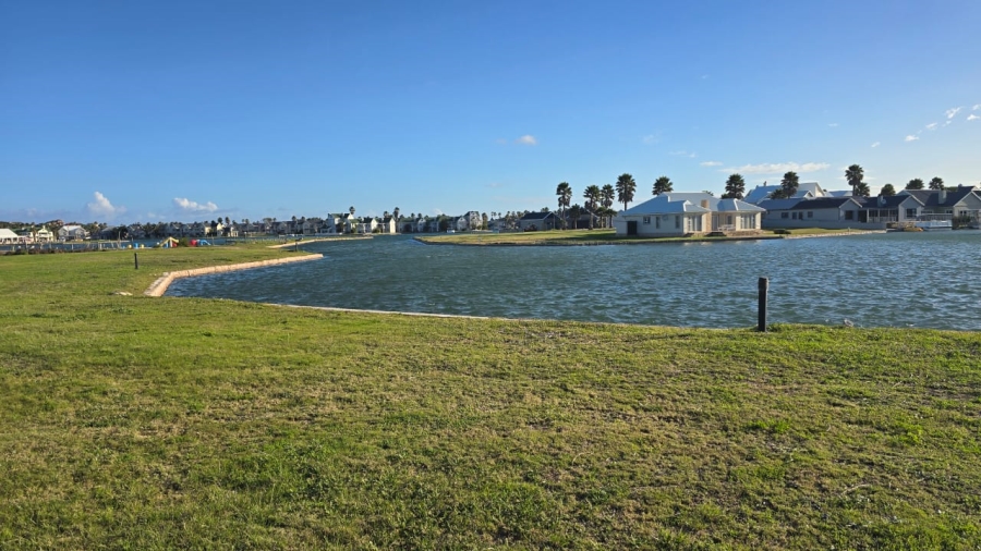 Commercial Property for Sale in Marina Martinique Eastern Cape